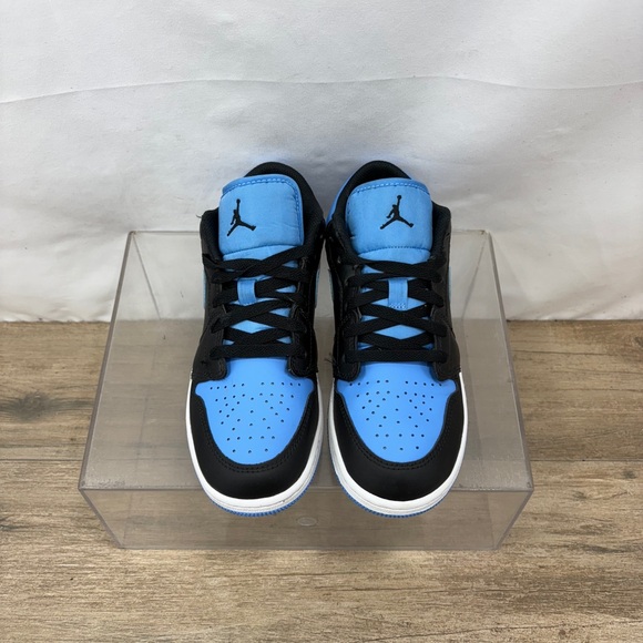 Nike Air Jordan 1 Low. Youth 4.5 Women’s 6  Color University Blue And Black. - Picture 5 of 10